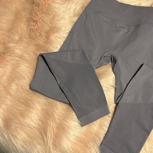 Lululemon Yoga leggings Ebb to Street Tight Frosted Mulberry size 4 - Picture 9 of 13